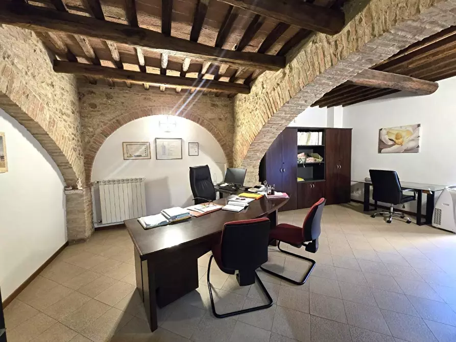 Immagine 13 di Ufficio in vendita  a Colle Di Val D'elsa