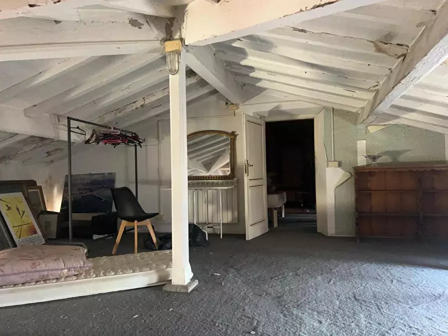 Immagine 45 di Villa in vendita  a Carrara