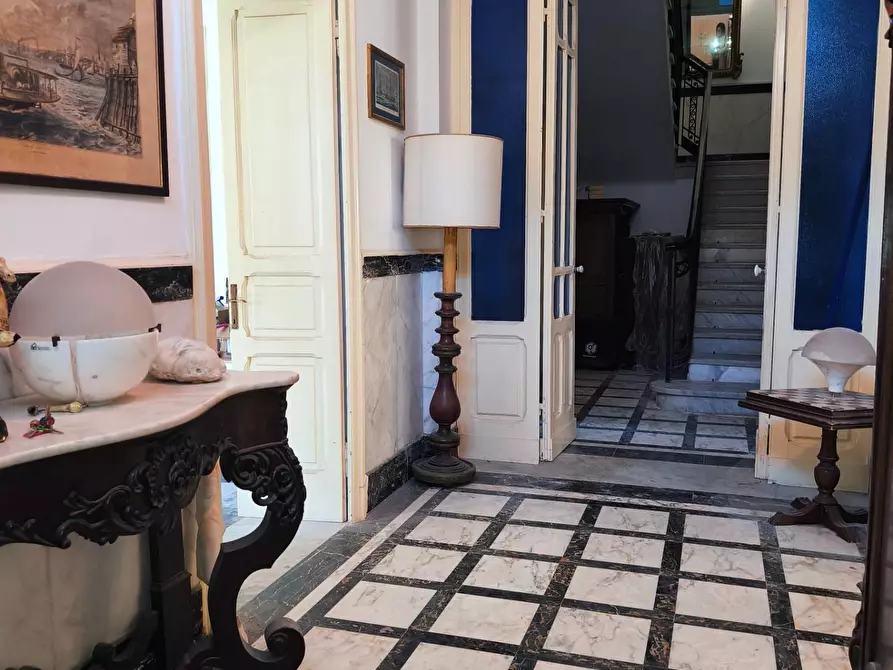 Immagine 4 di Villa in vendita  a Carrara