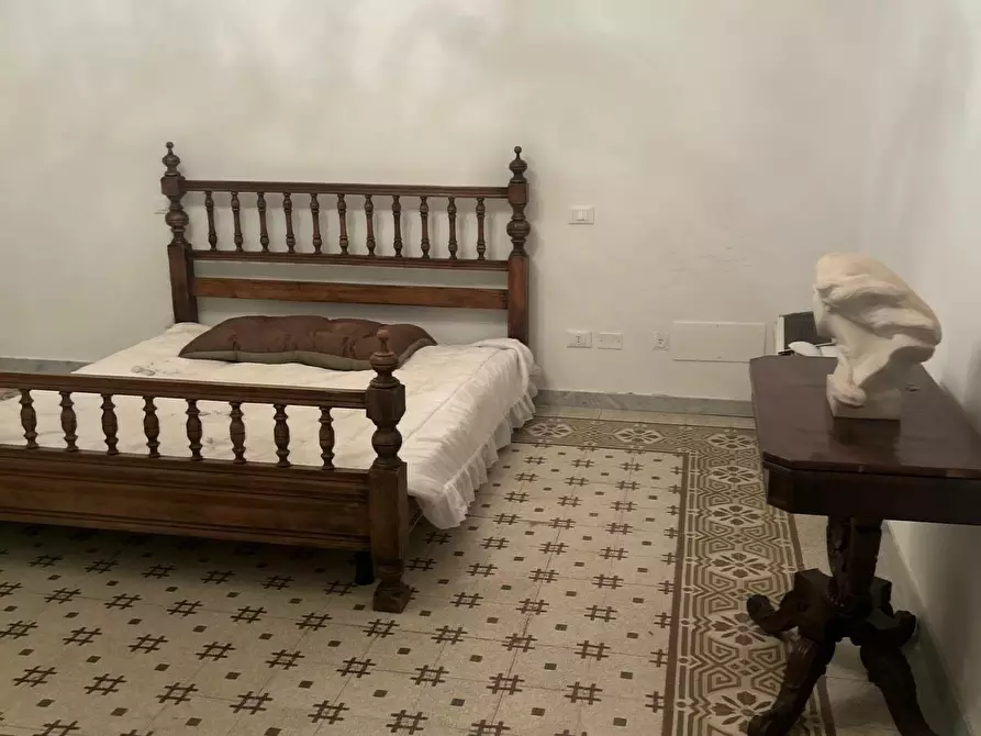 Immagine 18 di Villa in vendita  a Carrara