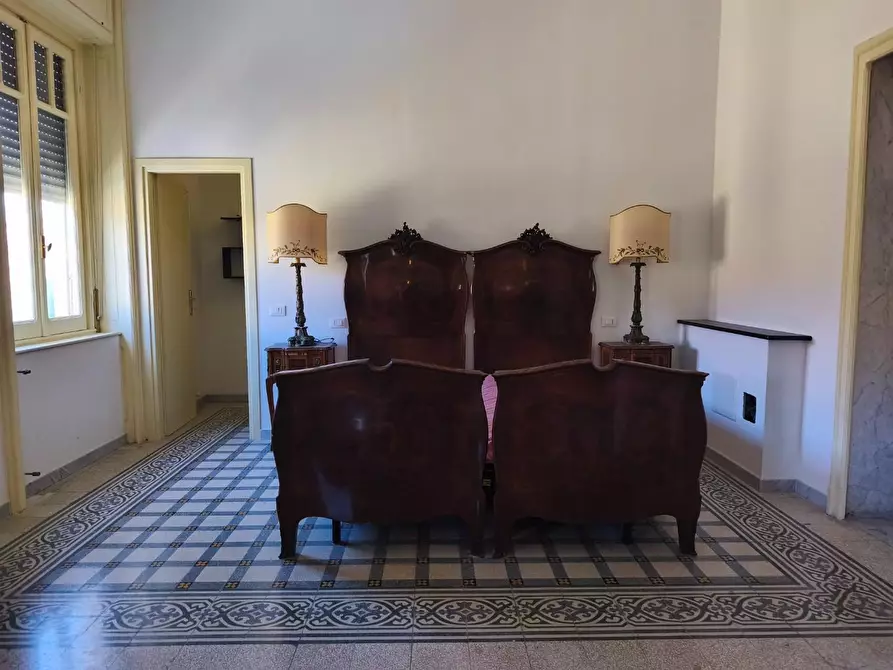 Immagine 54 di Villa in vendita  a Carrara