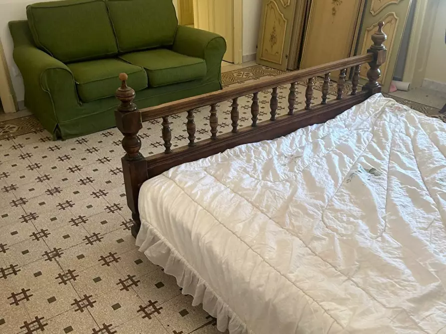 Immagine 21 di Villa in vendita  a Carrara