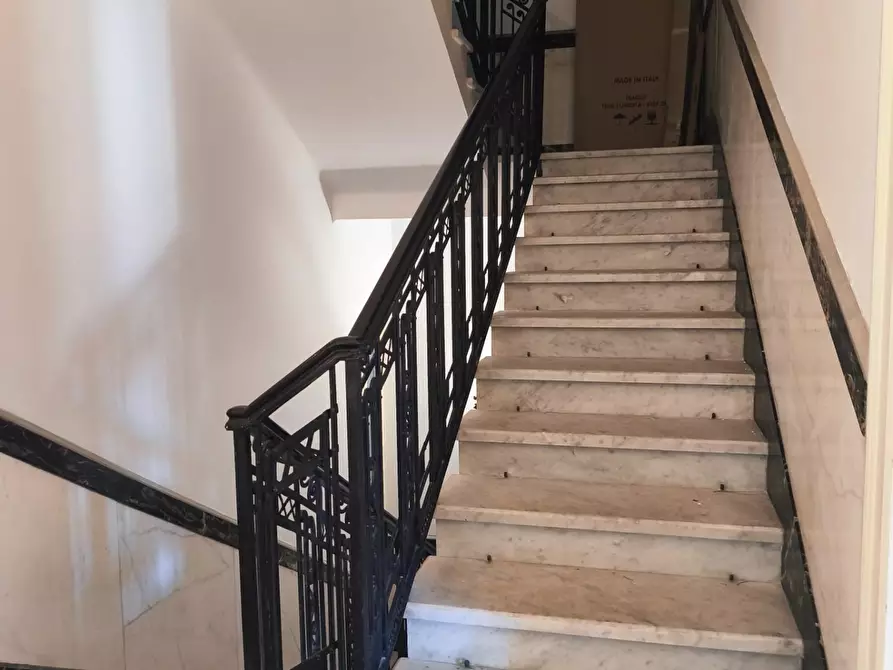 Immagine 71 di Villa in vendita  a Carrara