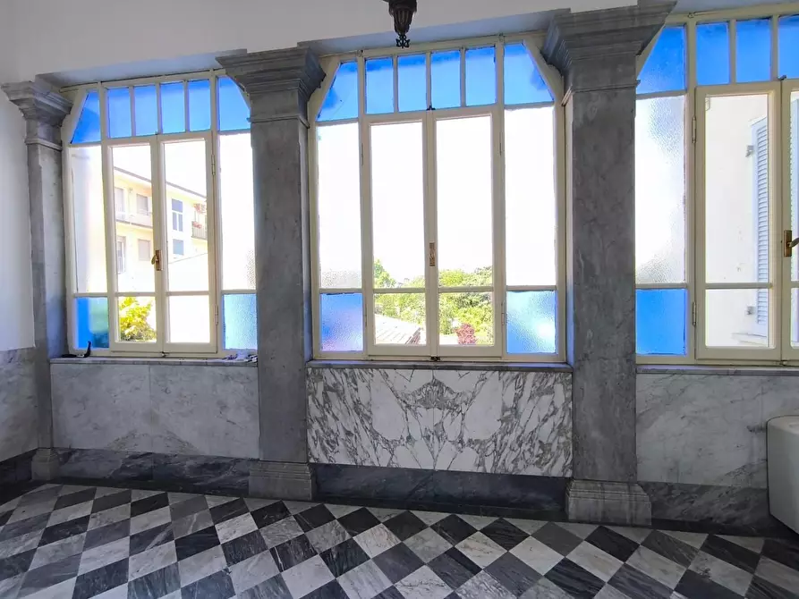 Immagine 59 di Villa in vendita  a Carrara