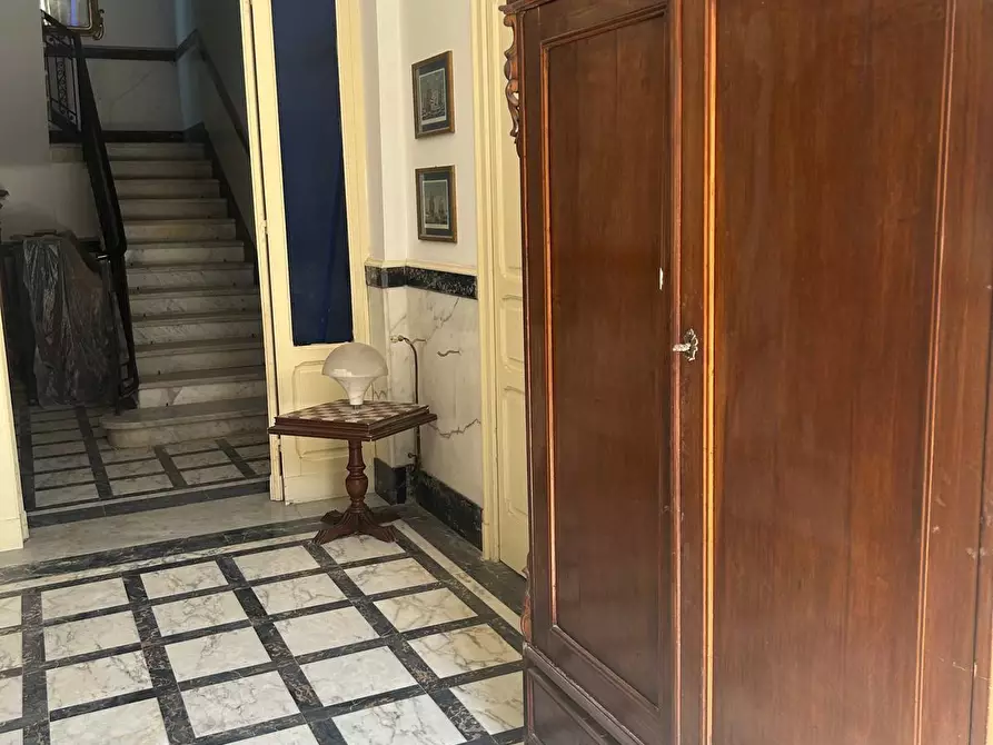 Immagine 10 di Villa in vendita  a Carrara