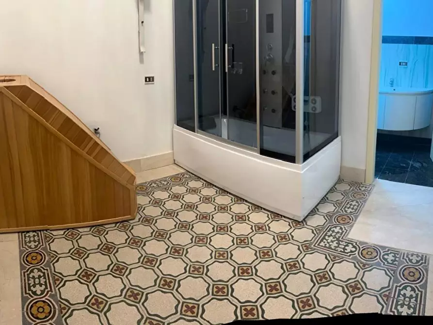 Immagine 22 di Villa in vendita  a Carrara