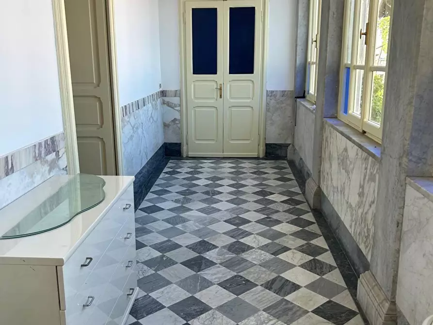 Immagine 30 di Villa in vendita  a Carrara
