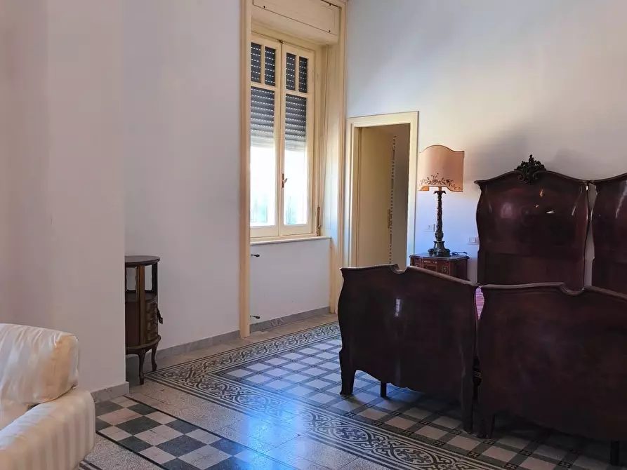 Immagine 72 di Villa in vendita  a Carrara