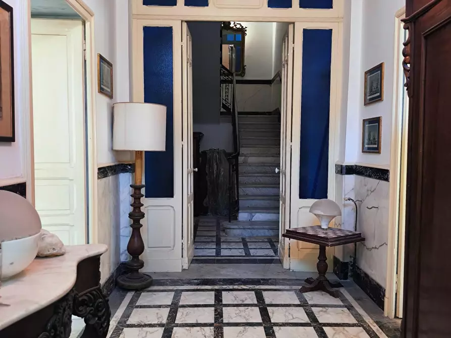 Immagine 6 di Villa in vendita  a Carrara