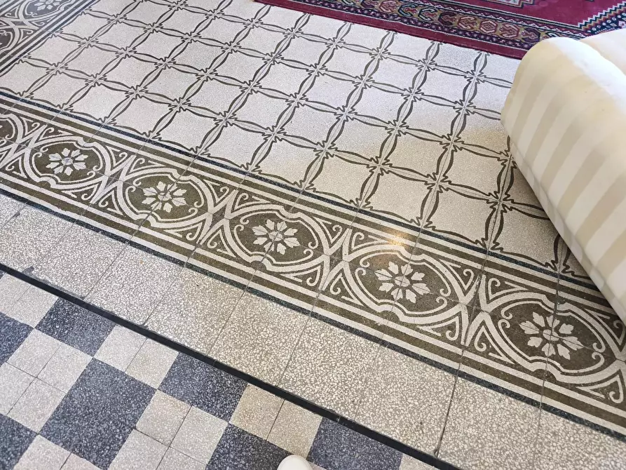 Immagine 53 di Villa in vendita  a Carrara