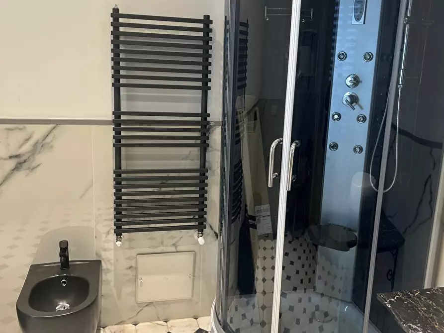 Immagine 40 di Villa in vendita  a Carrara