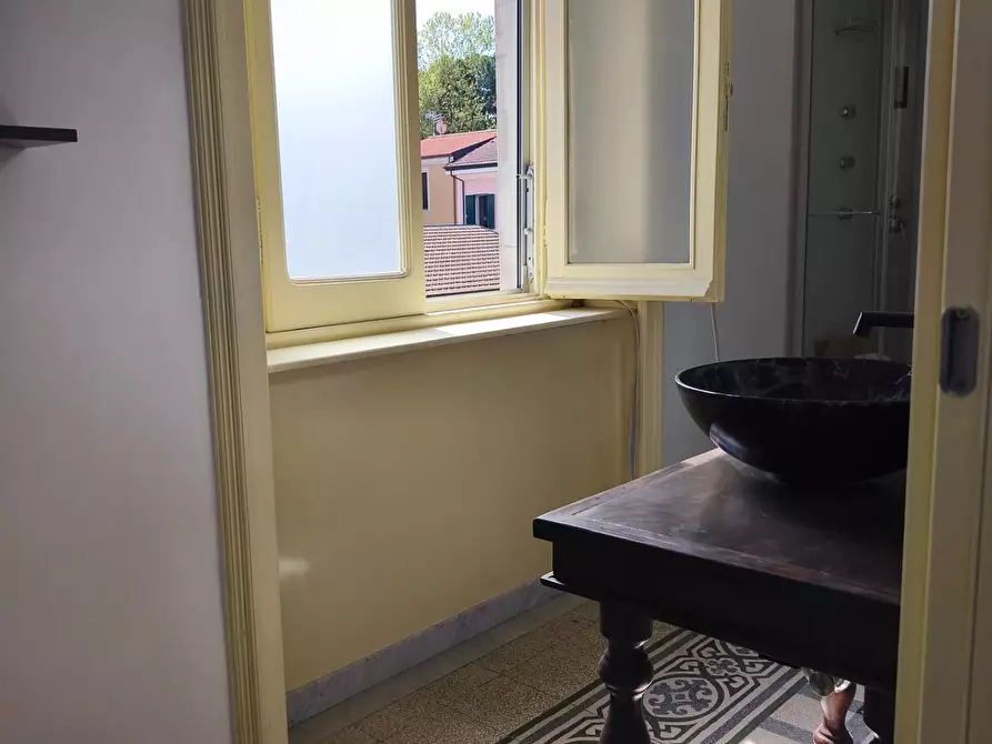 Immagine 78 di Villa in vendita  a Carrara