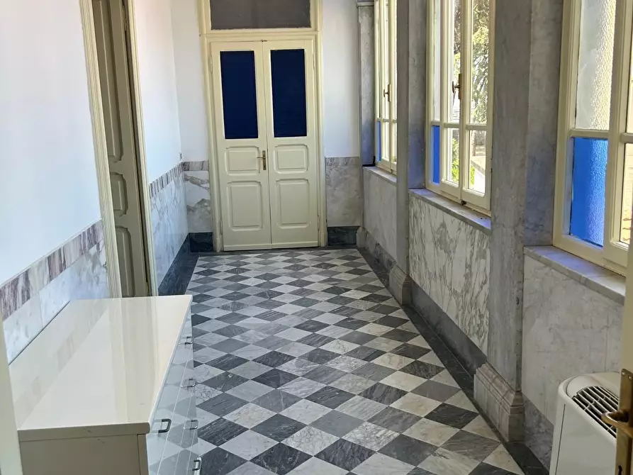 Immagine 19 di Villa in vendita  a Carrara