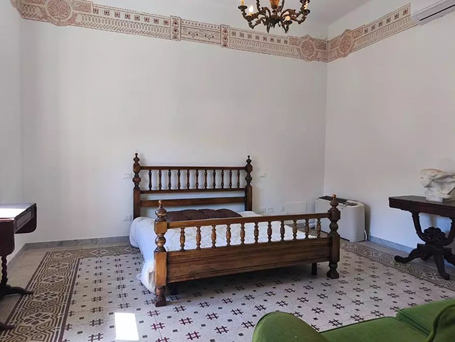 Immagine 55 di Villa in vendita  a Carrara