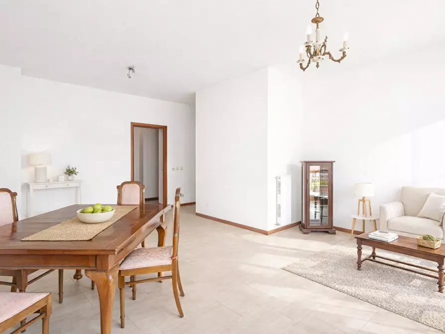 Immagine 3 di Appartamento in vendita  a Roma