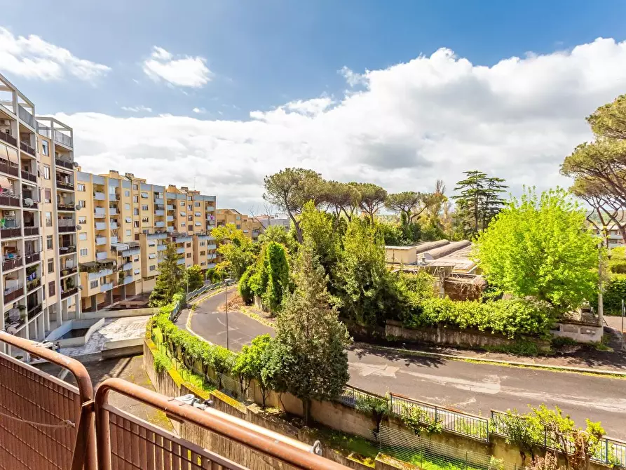 Immagine 5 di Appartamento in vendita  a Roma