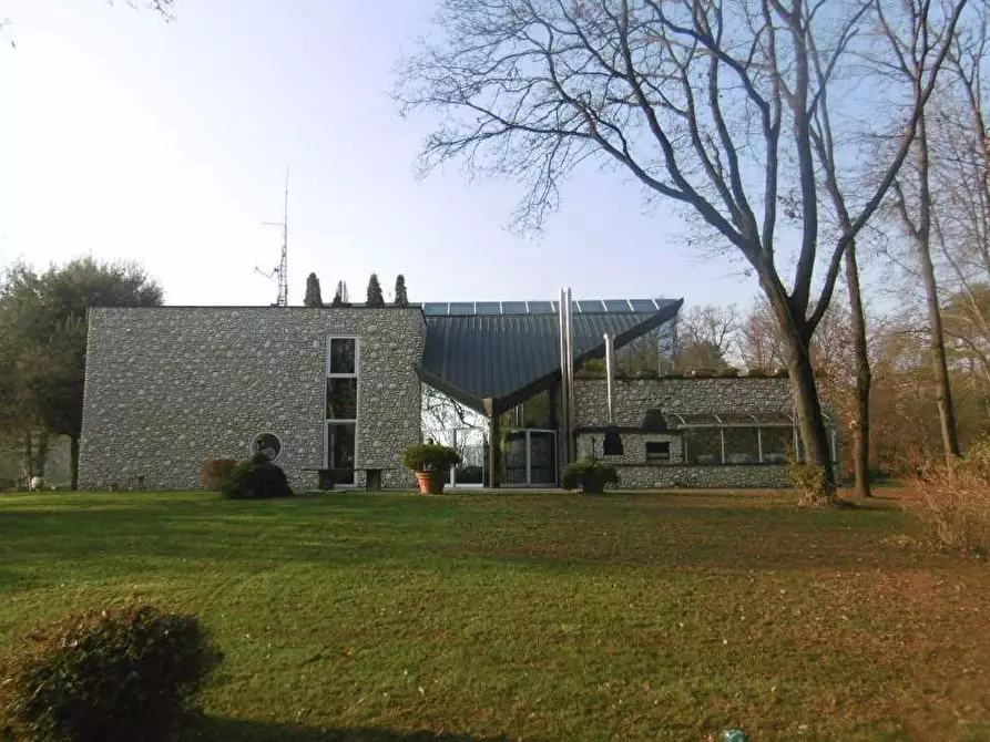 Immagine 9 di Villa in vendita  a Nosate