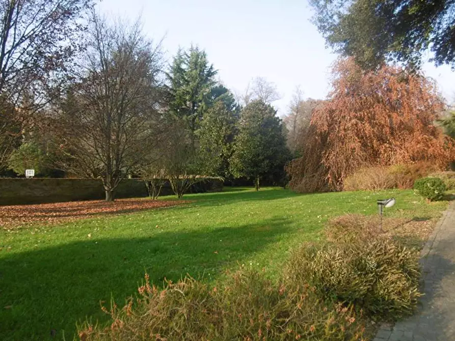 Immagine 17 di Villa in vendita  a Nosate