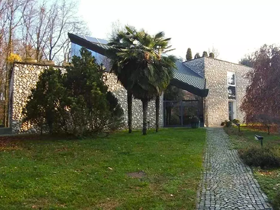 Immagine 11 di Villa in vendita  a Nosate