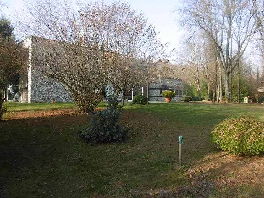 Immagine 18 di Villa in vendita  a Nosate