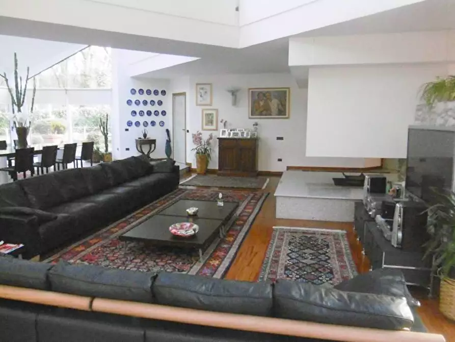 Immagine 1 di Villa in vendita  a Nosate