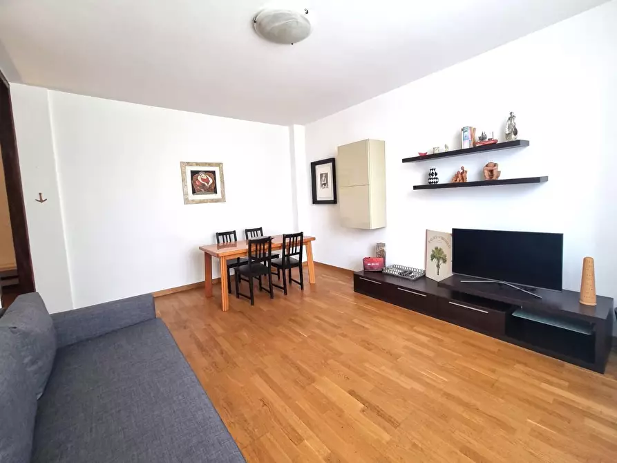 Immagine 4 di Appartamento in vendita  a Viareggio