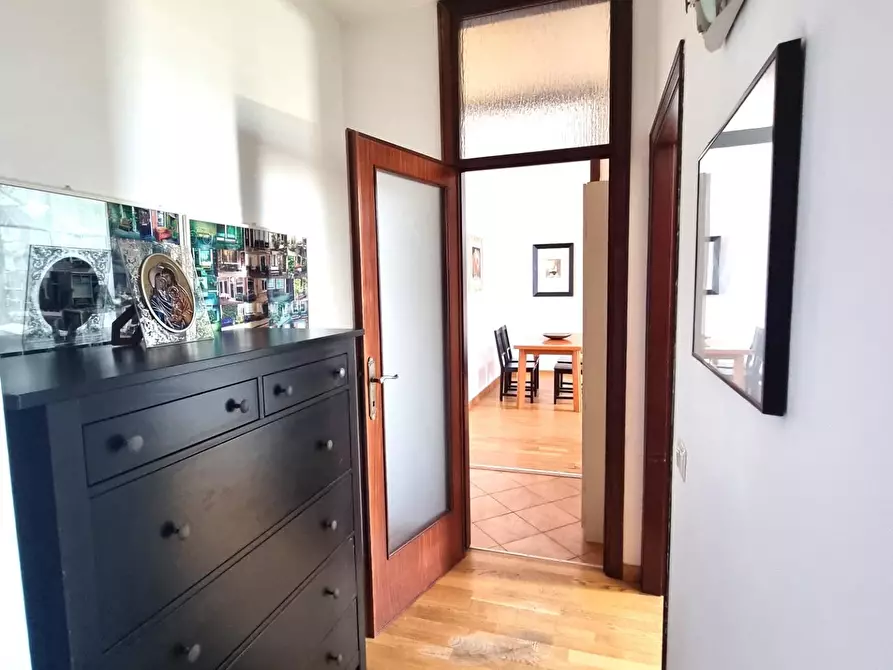 Immagine 6 di Appartamento in vendita  a Viareggio