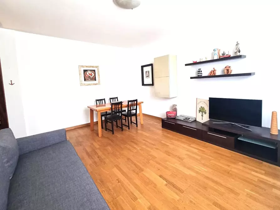 Immagine 1 di Appartamento in vendita  a Viareggio