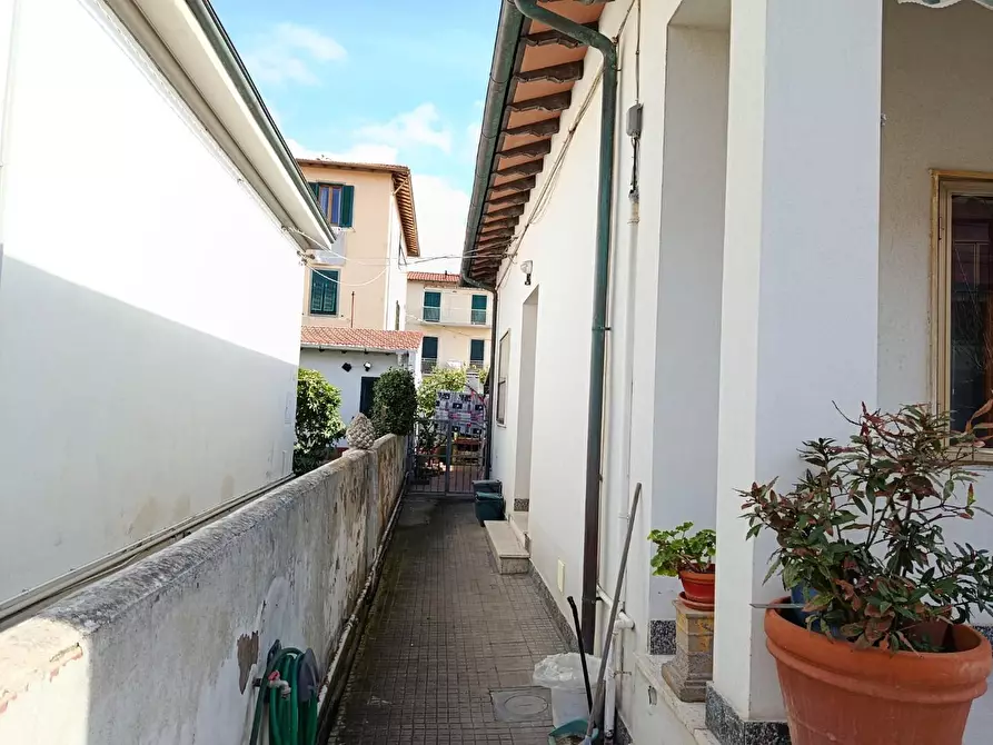 Immagine 16 di Villa in vendita  a Rosignano Marittimo