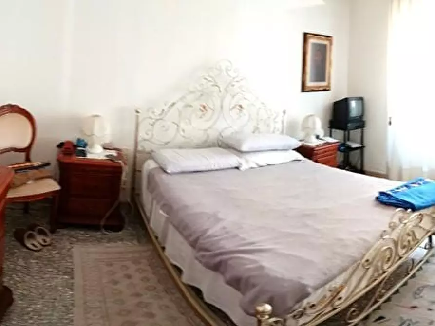 Immagine 11 di Villa in vendita  a Rosignano Marittimo