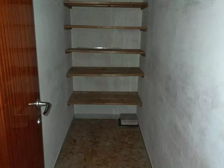 Immagine 13 di Appartamento in vendita  a Carrara