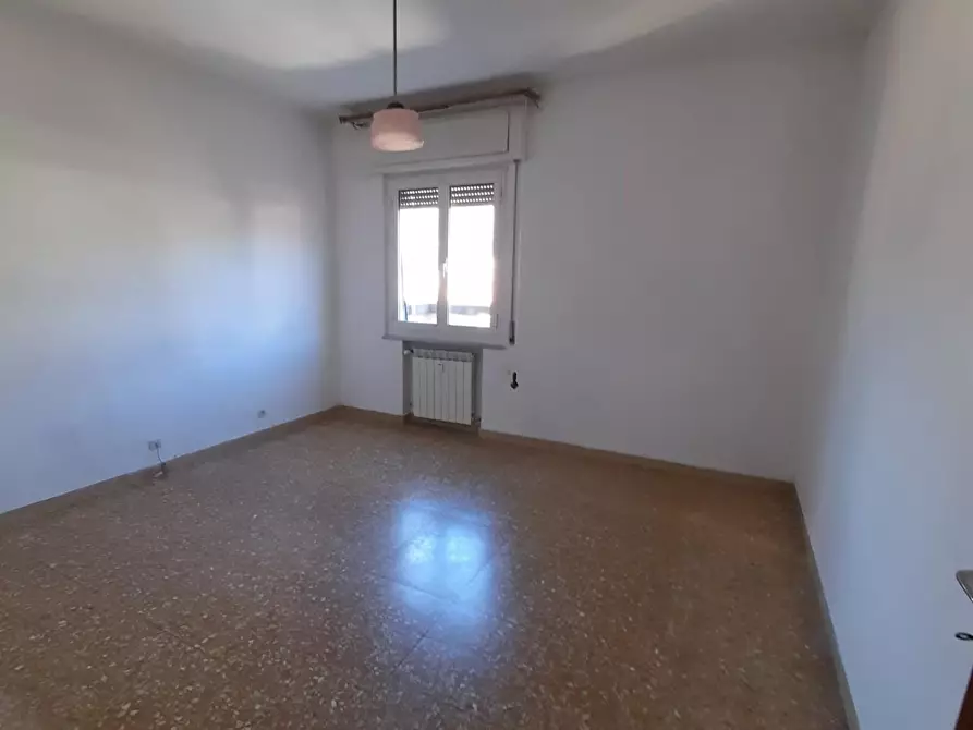 Immagine 4 di Appartamento in vendita  a Carrara