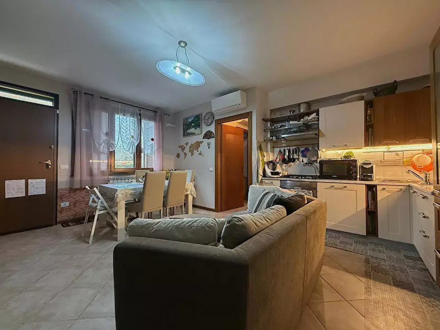 Immagine 10 di Appartamento in vendita  a Empoli