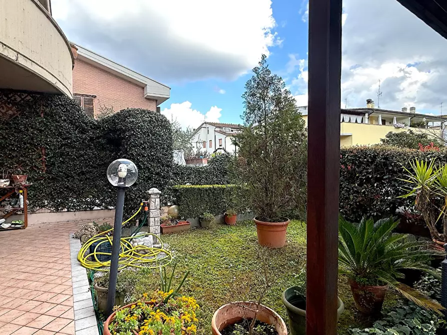 Immagine 2 di Appartamento in vendita  a Empoli