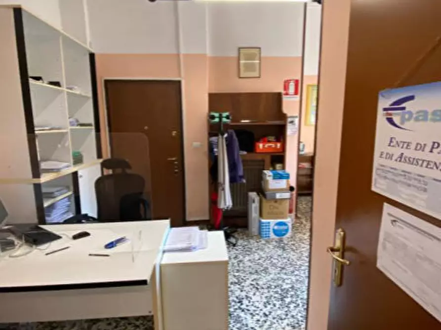 Immagine 10 di Ufficio in vendita  a Milano