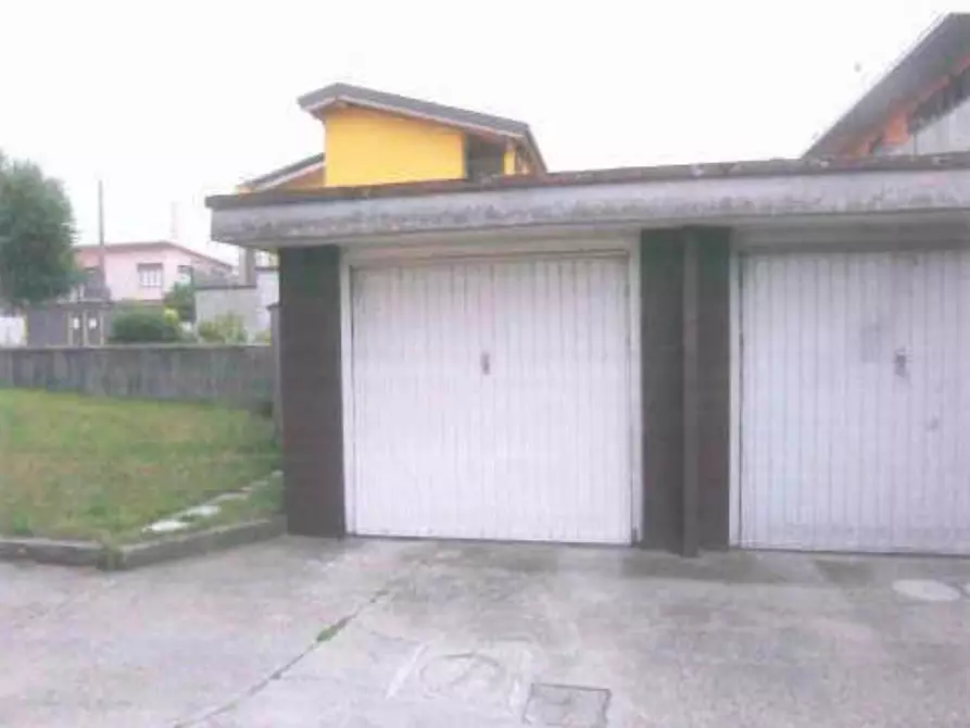 Immagine 3 di Garage in vendita  a Turbigo