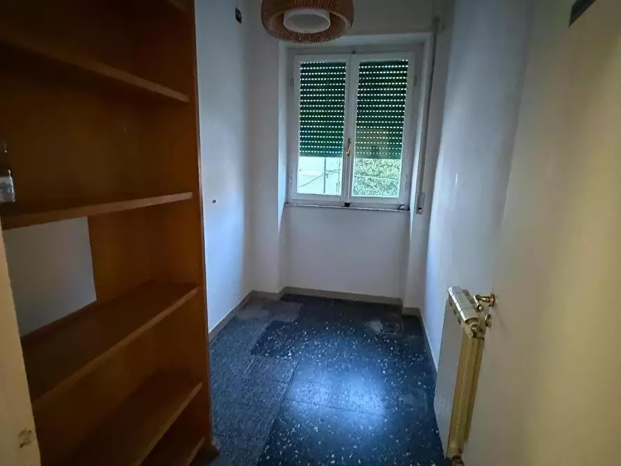 Immagine 5 di Ufficio in affitto  a Massa