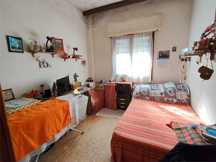 Immagine 15 di Casa semindipendente in vendita  a Carrara