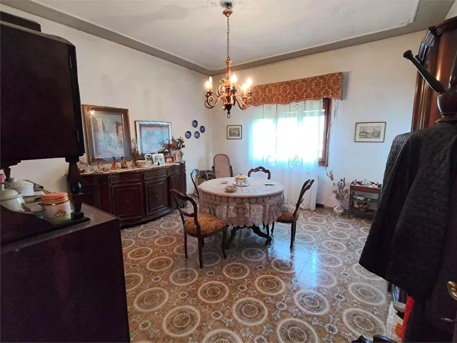 Immagine 1 di Casa semindipendente in vendita  a Carrara