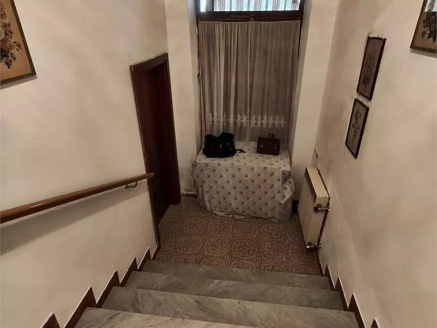 Immagine 9 di Casa semindipendente in vendita  a Carrara
