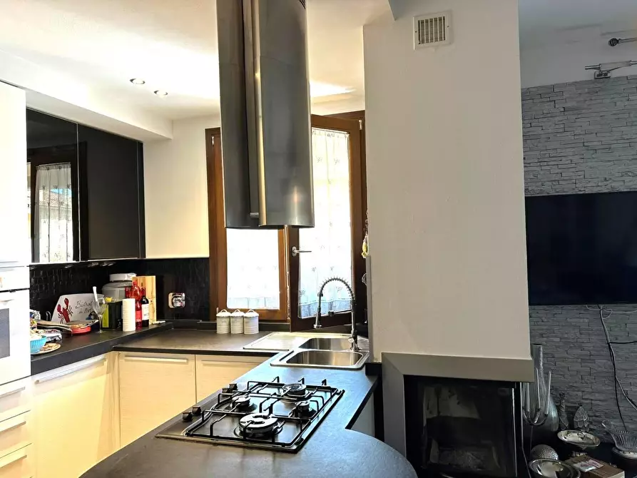 Immagine 5 di Appartamento in vendita  a Rosignano Marittimo