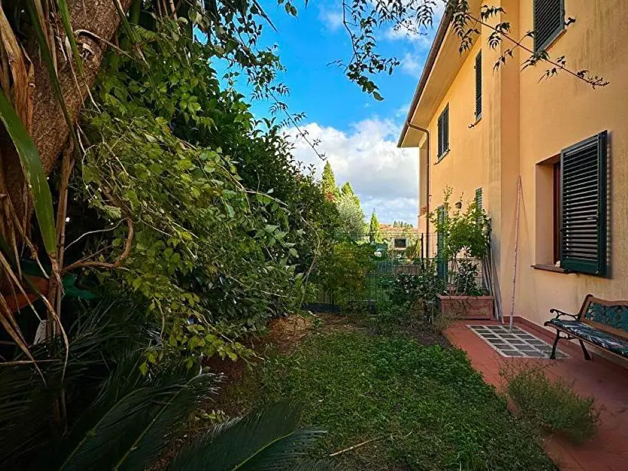 Immagine 19 di Appartamento in vendita  a Rosignano Marittimo