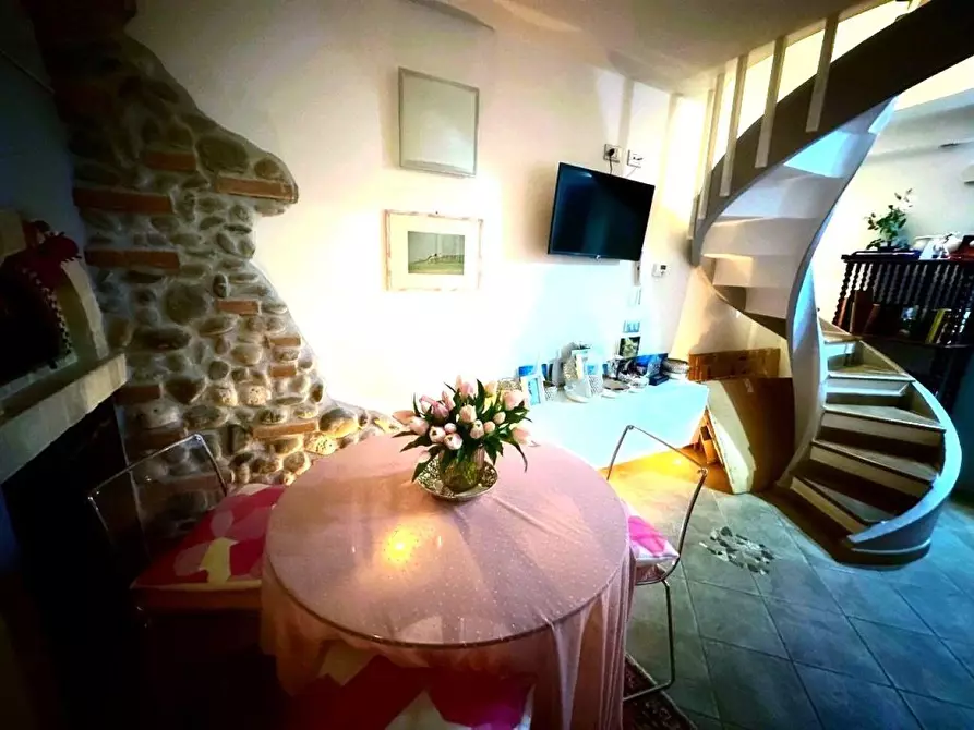 Immagine 15 di Appartamento in vendita  a Rosignano Marittimo