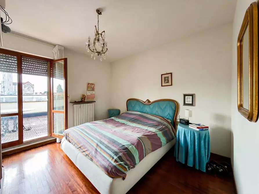 Immagine 11 di Appartamento in vendita  a Lucca