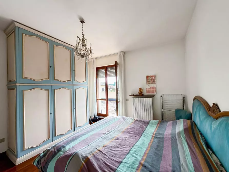 Immagine 10 di Appartamento in vendita  a Lucca