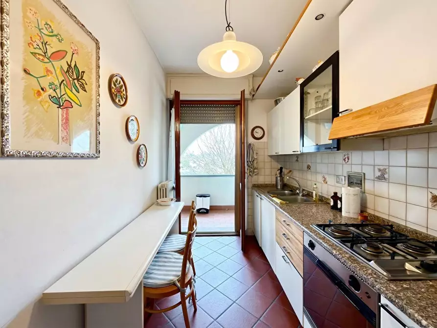 Immagine 5 di Appartamento in vendita  a Lucca