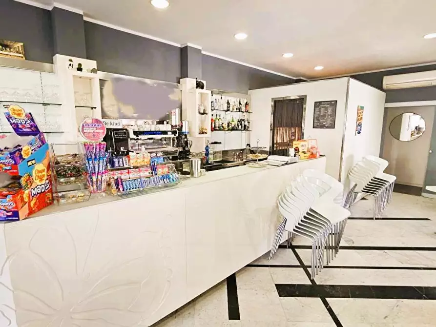 Immagine 2 di Bar / Ristorante in vendita  a Massa