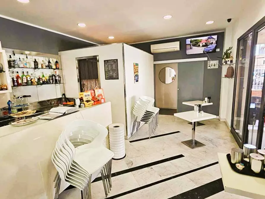 Immagine 8 di Bar / Ristorante in vendita  a Massa