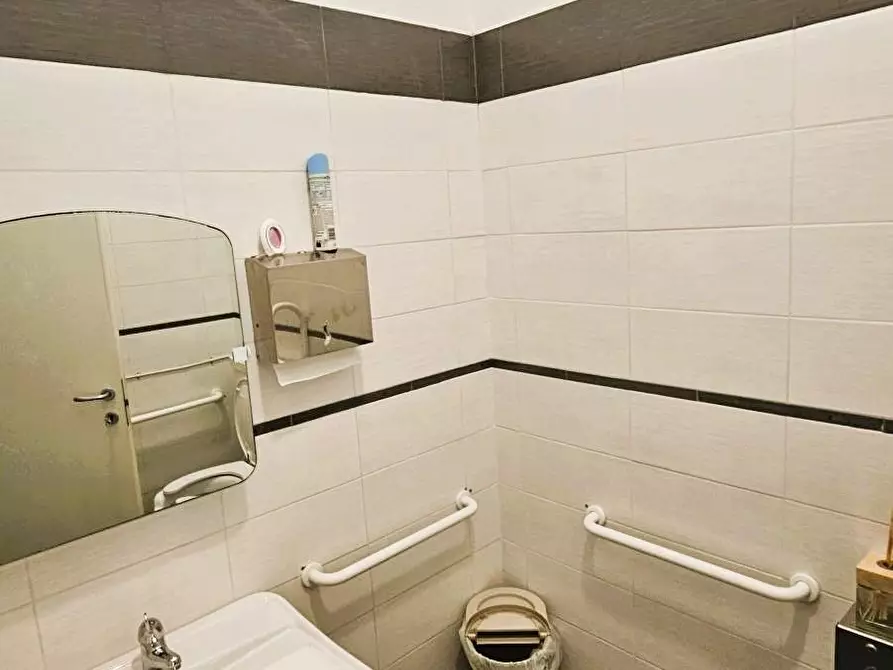 Immagine 12 di Bar / Ristorante in vendita  a Massa