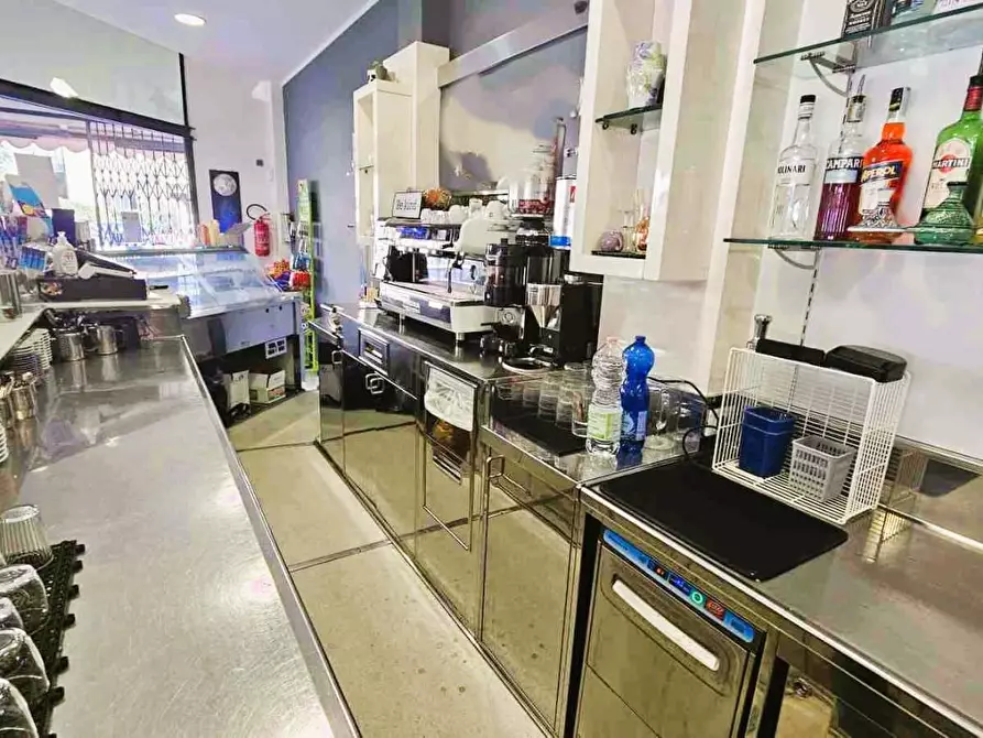 Immagine 4 di Bar / Ristorante in vendita  a Massa